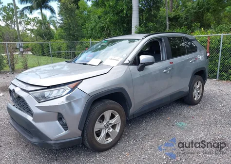 2021 Toyota Rav4 Xle/Xle Premium z USA, uszkodzony, nr VIN 2T3W1RFV0MW133860